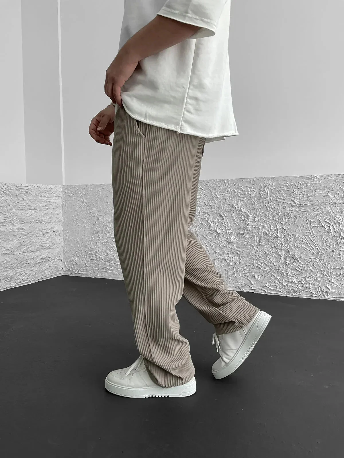 Xaver – Relaxed Ribbed Trousers